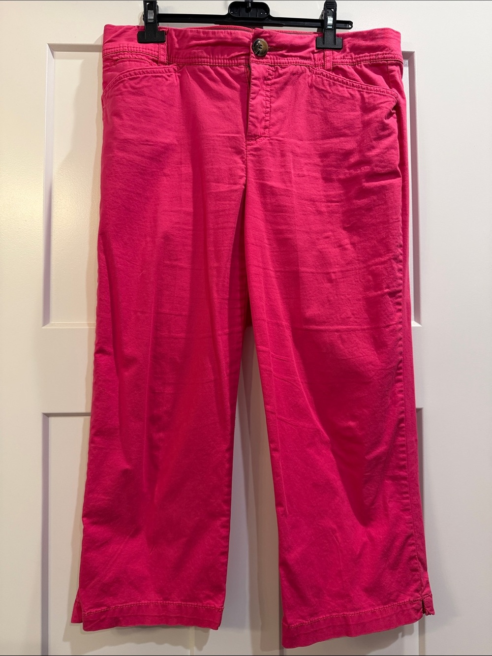 Women’s Bright Hot Pink Cropped Capri Pants by Christopher & Banks Size 8